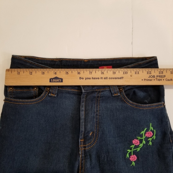 USA Jeans Women's 26 Dark Wash Embroidered Florals Crop Cuffs Stretch 5 Pocket - Picture 8 of 9